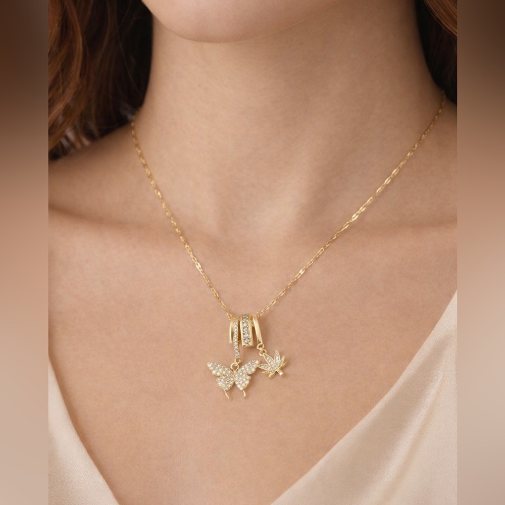 Gold  Butterfly & Leaf Pendant Necklace N1295